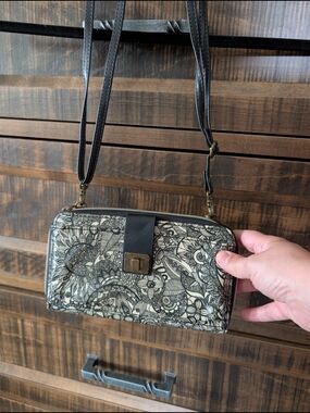 Sakroots Floral Black and Cream Crossbody Wallet